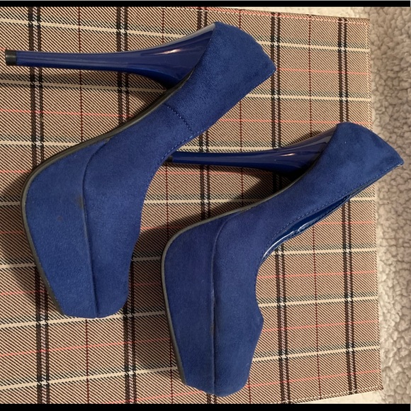 Blue suede high heels, size 5 1/2. - Picture 6 of 9